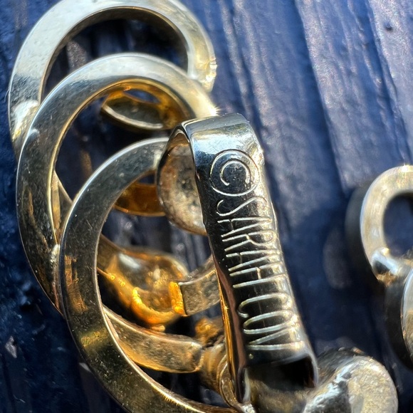 Signed Sarah Coventry Gold Modernist Square Swirl Rhinestone Clip On Earrings - Picture 4 of 4